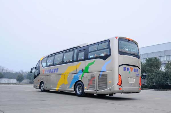 深圳巴士租車:新年新征途,鴻鳴巴士租車帶你一起向更好出發(fā)