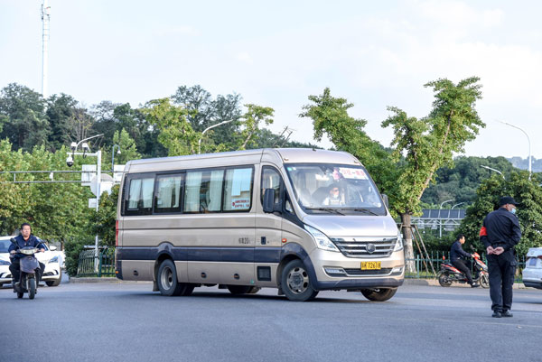 1633622067884555.jpg 深圳大巴租車
